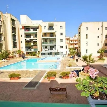 Top Floor Apt With Common Pool Close To All Amenities St. Paul's Bay Exterior photo