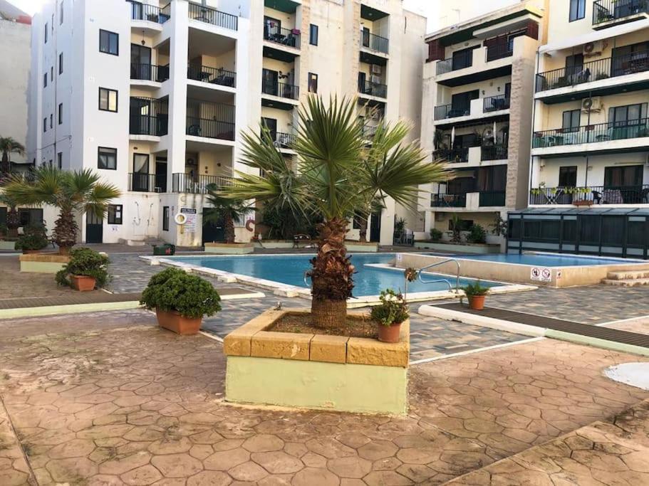 Apartment Floor With Common Pool Close To Amenities St. Paul's Bay