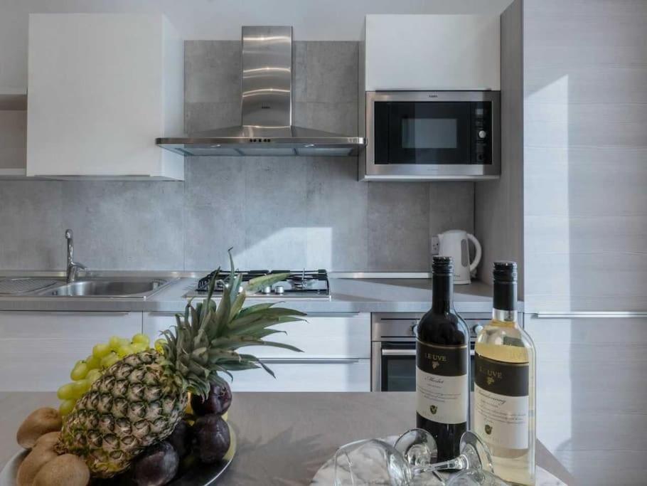 Apartment Floor With Common Pool Close To Amenities