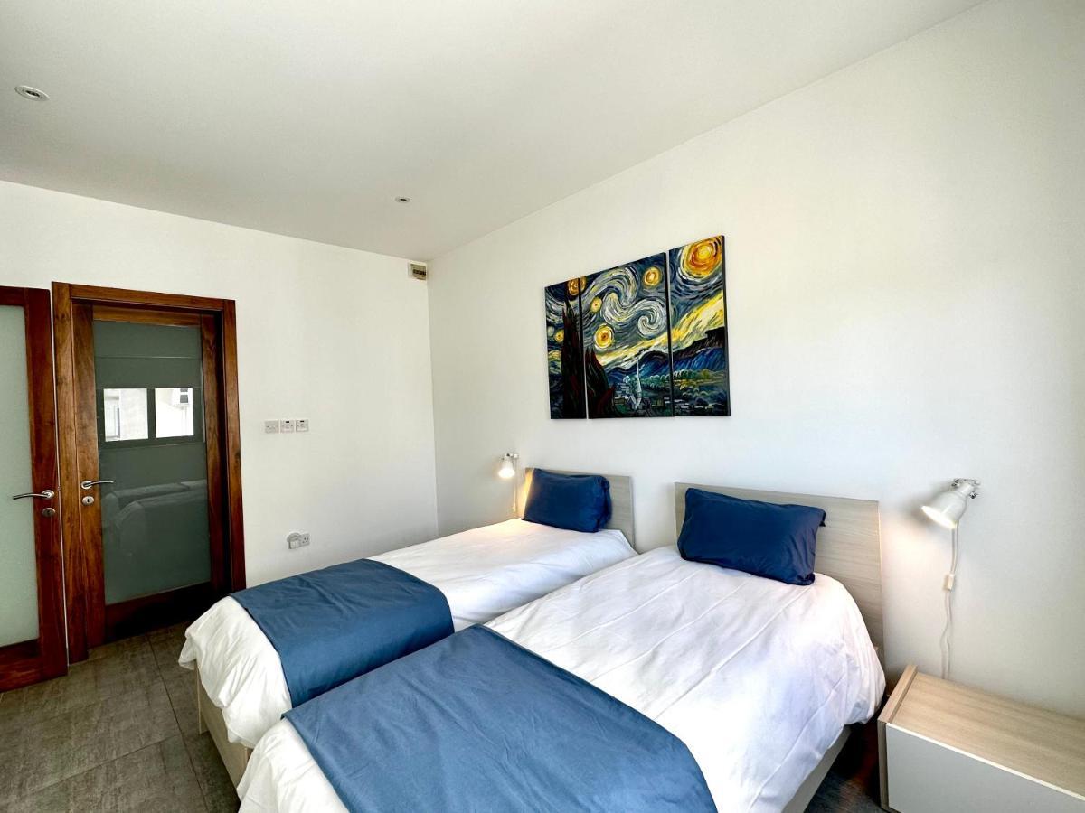 Apartment Floor With Common Pool Close To Amenities St. Paul's Bay