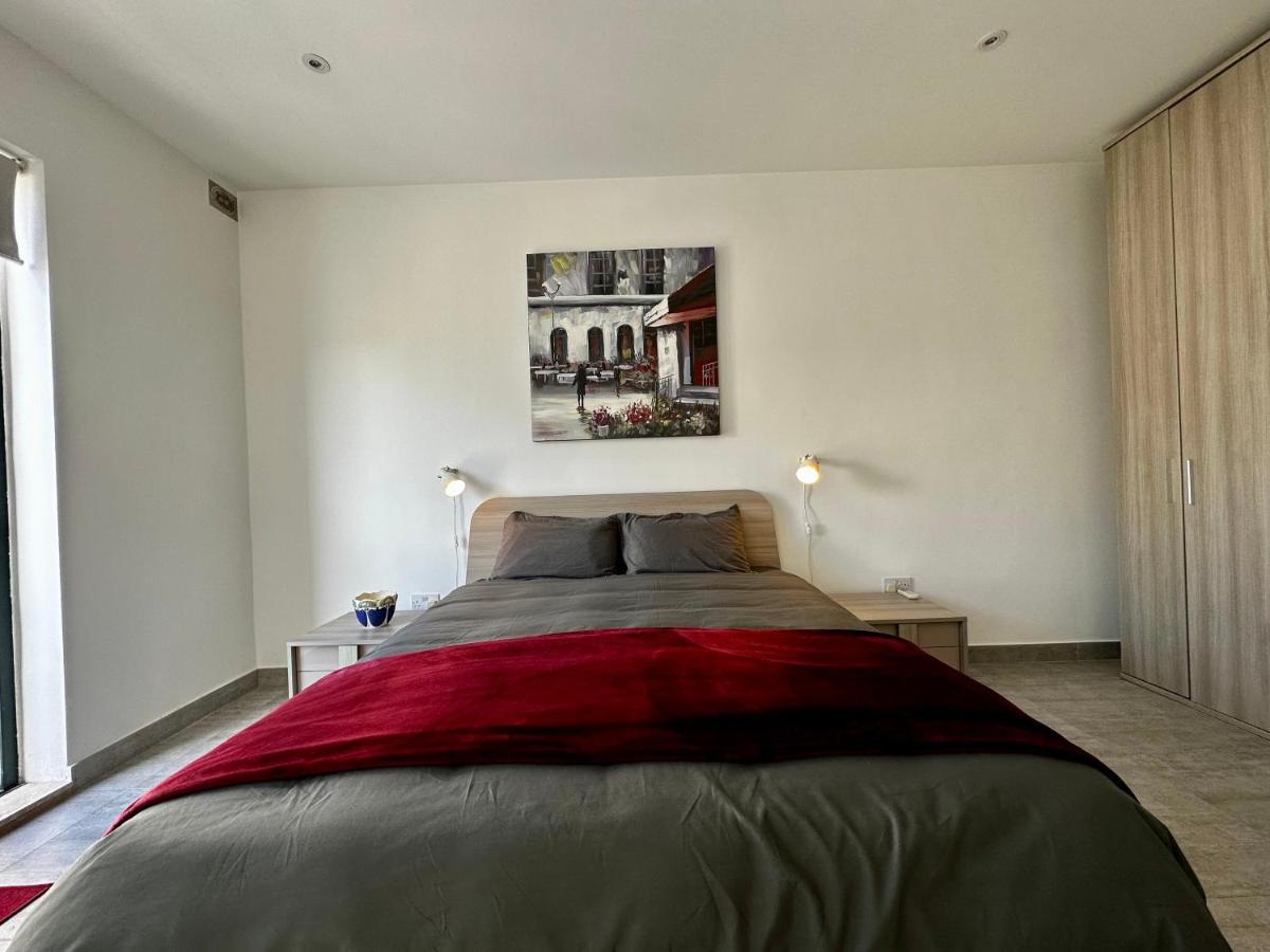 Floor With Common Pool Close To Amenities * St. Paul's Bay
