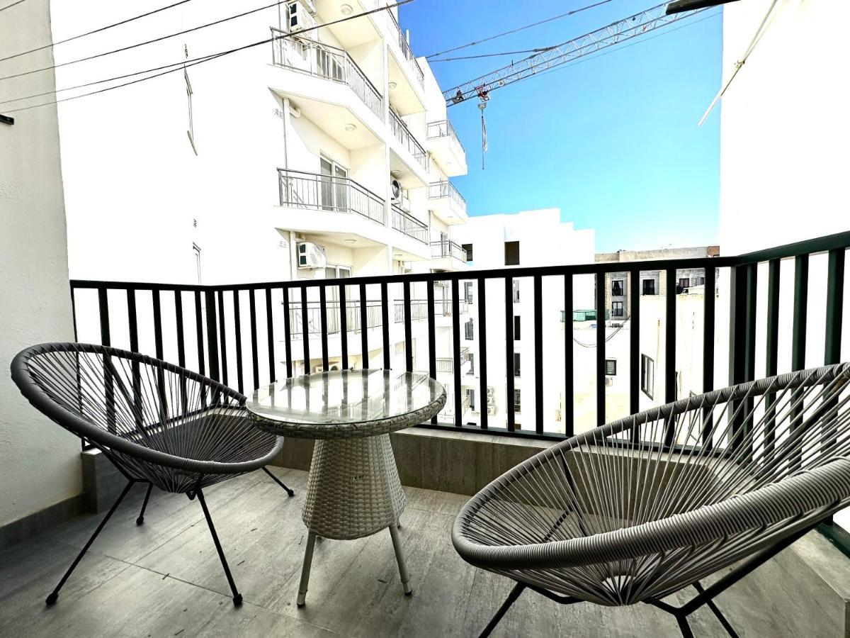 Floor With Common Pool Close To Amenities