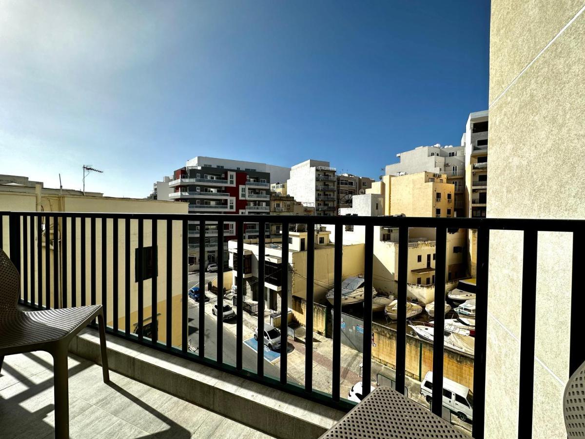Floor With Common Pool Close To Amenities * St. Paul's Bay
