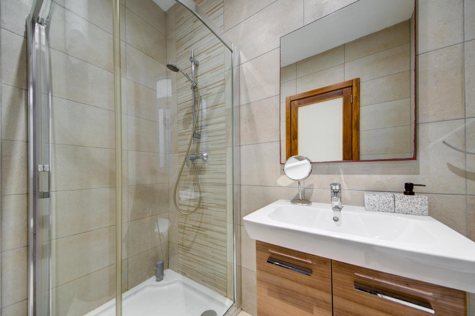 Floor With Common Pool Close To Amenities St. Paul's Bay