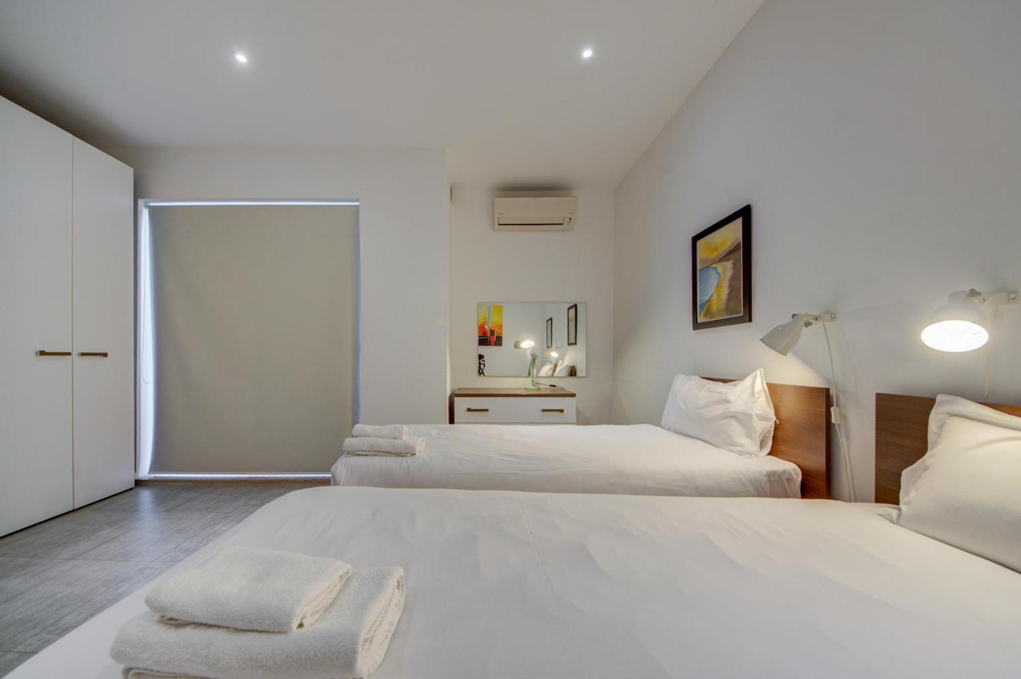 Apartment Floor With Common Pool Close To Amenities St. Paul's Bay