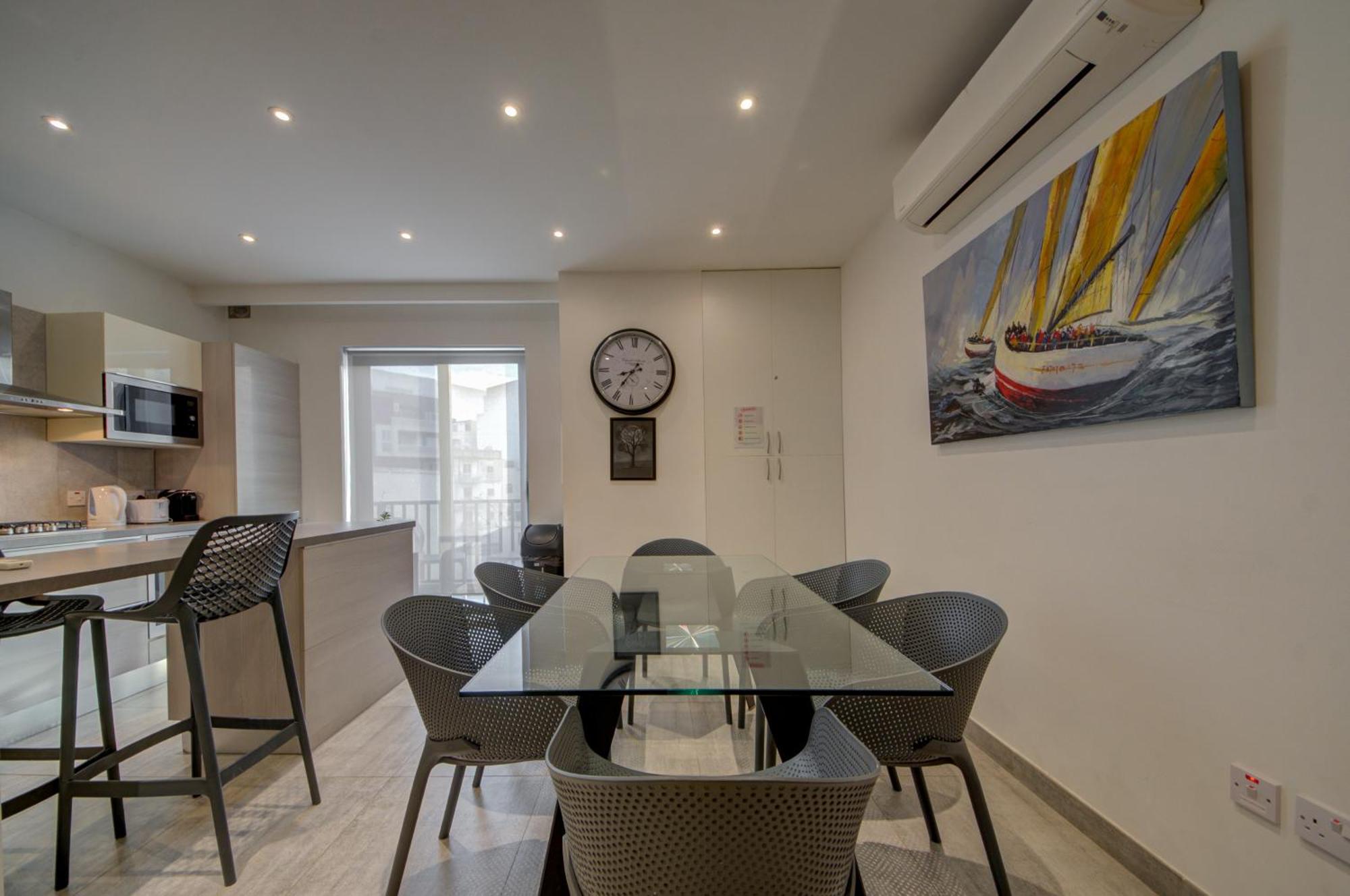 Apartment Floor With Common Pool Close To Amenities