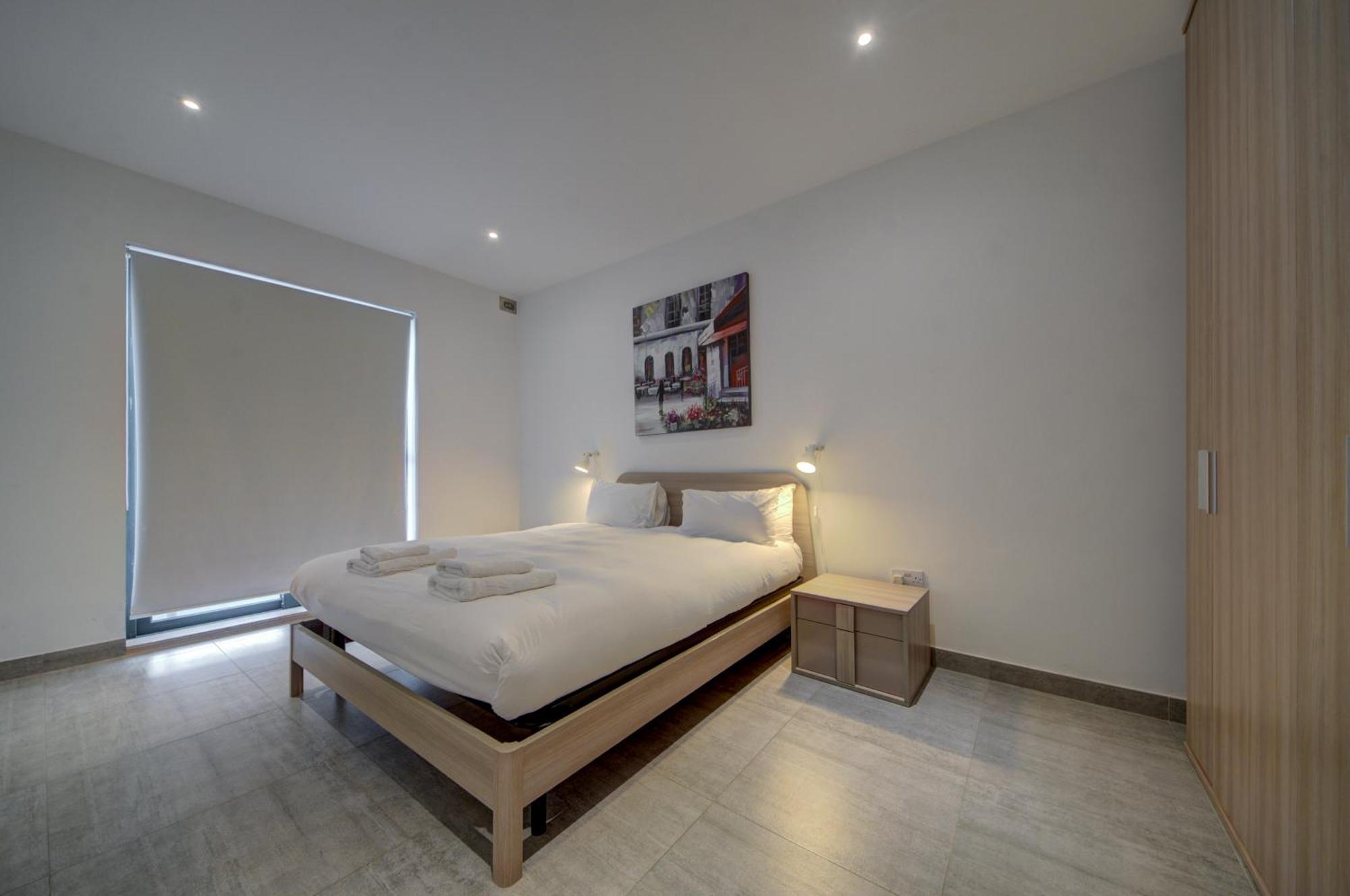 Floor With Common Pool Close To Amenities Apartment *